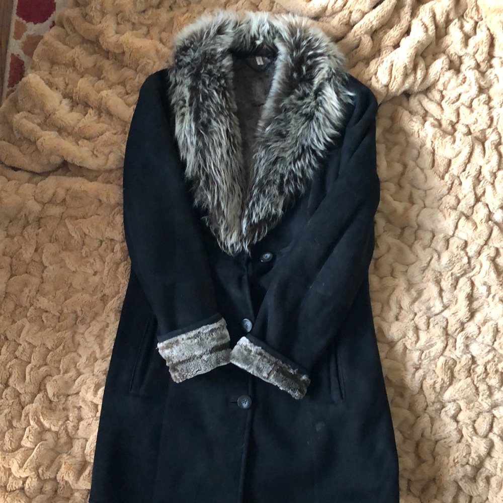 Shearling coat. Genuine